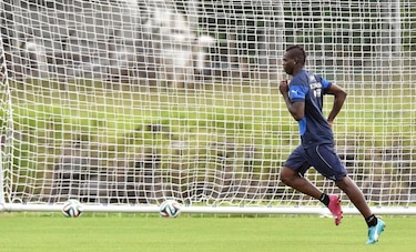 Golazo de Mario Balotelli: propone matrimonio a su novia