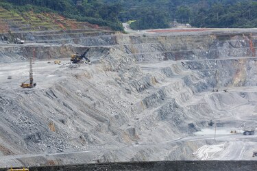 La renovación del contrato ley minero sigue la suerte de lo principal