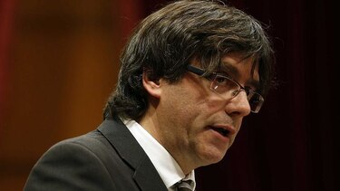 El independentista Puigdemont, investido nuevo presidente de Cataluña