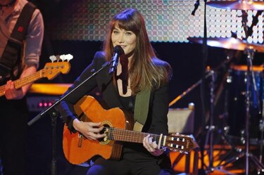 Carla Bruni regresa con 'Little French Songs'