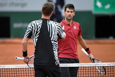 Djokovic avanza por sexto año consecutivo a semifinales en Francia