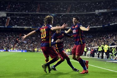 Suárez y Neymar fulminan al Real Madrid en el Bernabéu