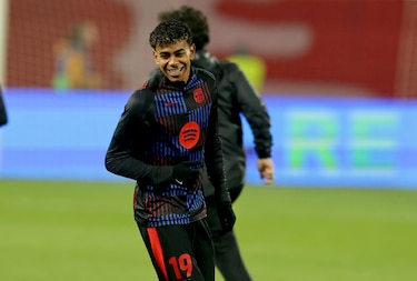 Flick confirma que Lamine será baja en Vigo y que no regresará hasta que esté al 100%