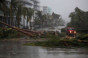 Un debilitado Irma azota la región de la bahía de Tampa, Florida
