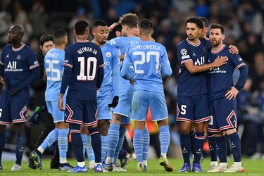 Manchester City vence 2-1 al PSG, ambos equipos pasan a la siguiente fase
