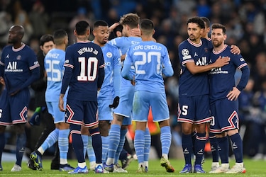Manchester City vence 2-1 al PSG, ambos equipos pasan a la siguiente fase