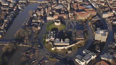 Tormenta amenaza zonas de Inglaterra ya castigadas por inundaciones