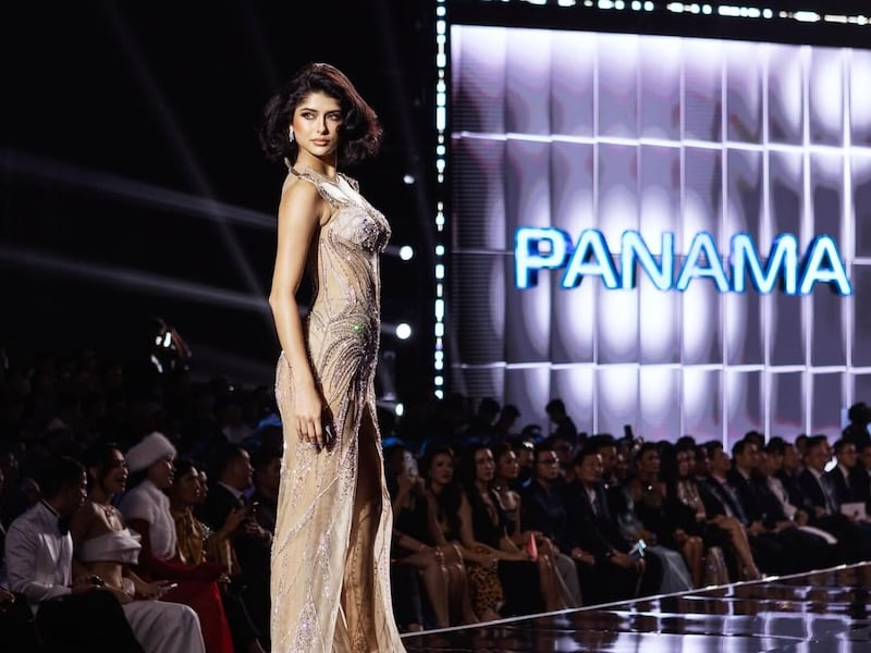 Panamá en el top 5 del Miss Cosmo 2025: Italy Mora se lleva uno de los premios especiales de la gala