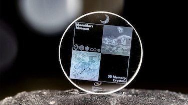 Qué son los ‘cristales de memoria’ que desafían las leyes de la física y prometen solucionar el problema del almacenamiento masivo de datos