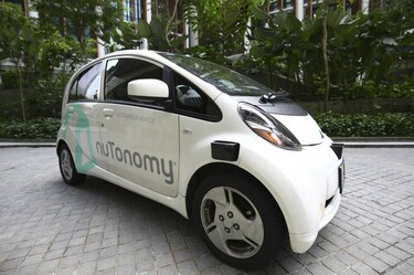 Singapur estrena los primeros taxis sin conductor del mundo