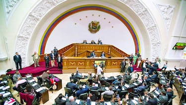 Referéndum pasa primer debate en Venezuela
