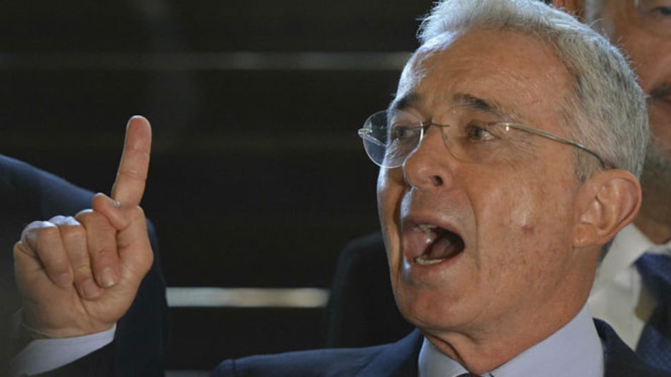Expresidente Álvaro Uribe desiste de renuncia al Senado