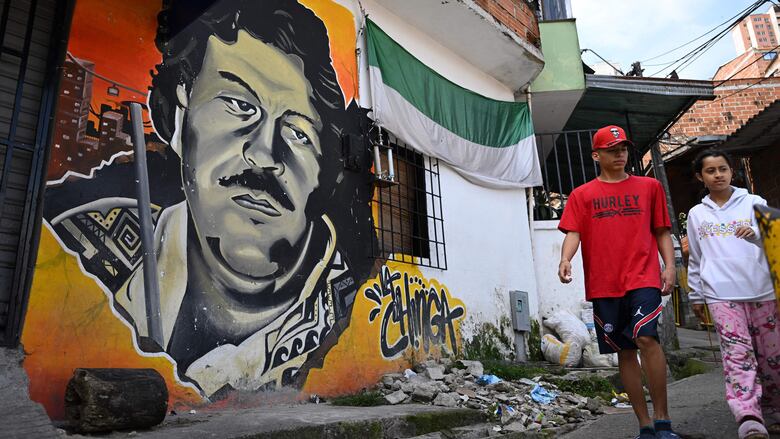 Atentado contra Miguel Uribe Turbay: los miles de menores que durante décadas han sido reclutados por grupos armados para matar en Colombia