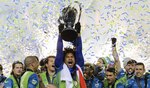 Román Torres se viste de héroe