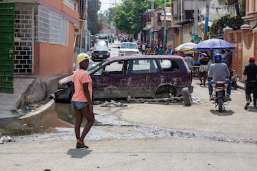 Domingo de aparente tranquilidad permite a los haitianos acudir al mercado o a la iglesia