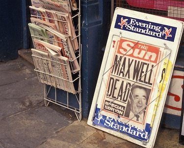 Quién era el controversial magnate Robert Maxwell, el padre de Ghislaine Maxwell, la única condenada por el caso Epstein