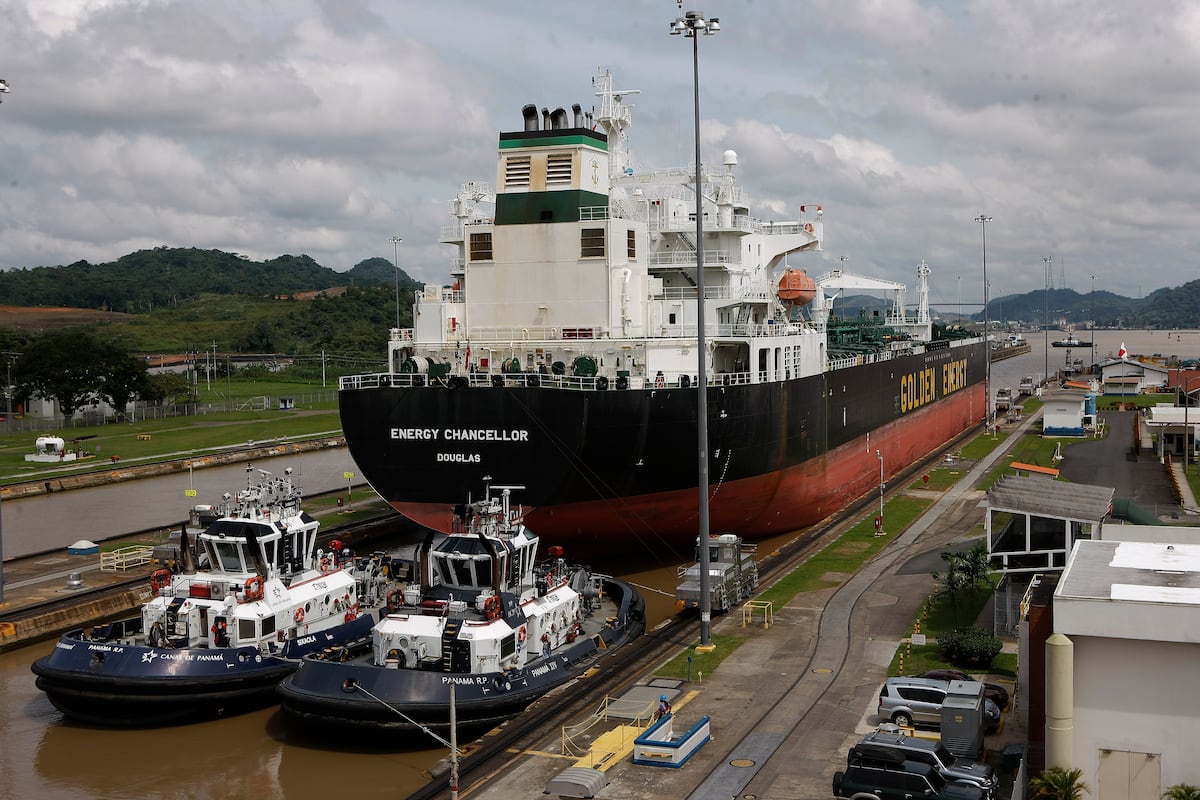 Canal de Panamá acuerda aumento salarial con capitanes  y oficiales