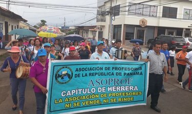 Siguen las protestas de los docentes del José Daniel Crespo
