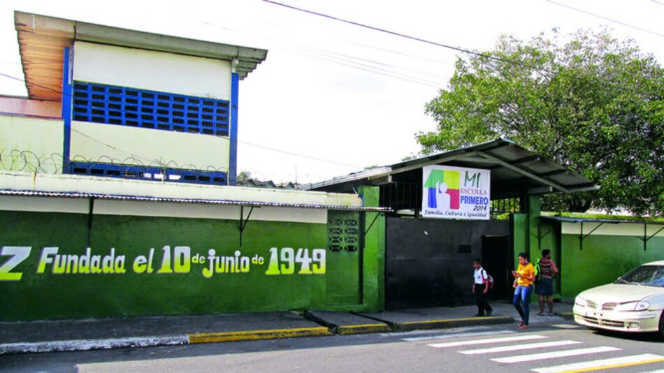 Dos semanas antes del inicio de clases, vandalizan plantel