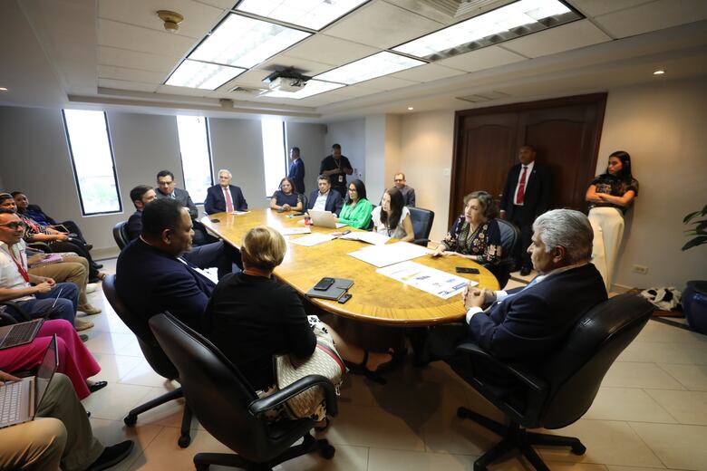 Visita de Hegseth, auditoría a puertos, mina de cobre y Martinelli: lo que dijo Mulino