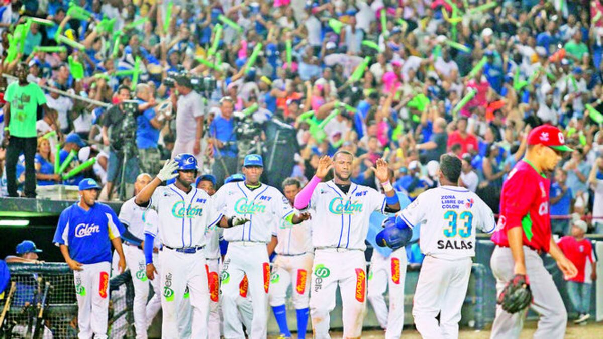 Colón anotó tres carreras en la séptima entrada para asegurar su victoria en el Rod Carew.