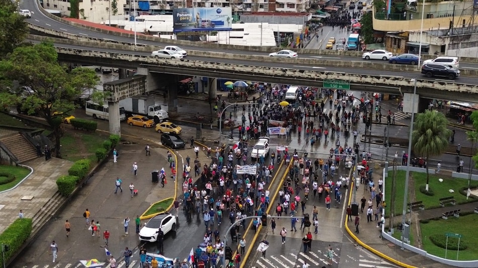 Ministro de Seguridad: Protestar es válido, pero cerrar calles viola la ley