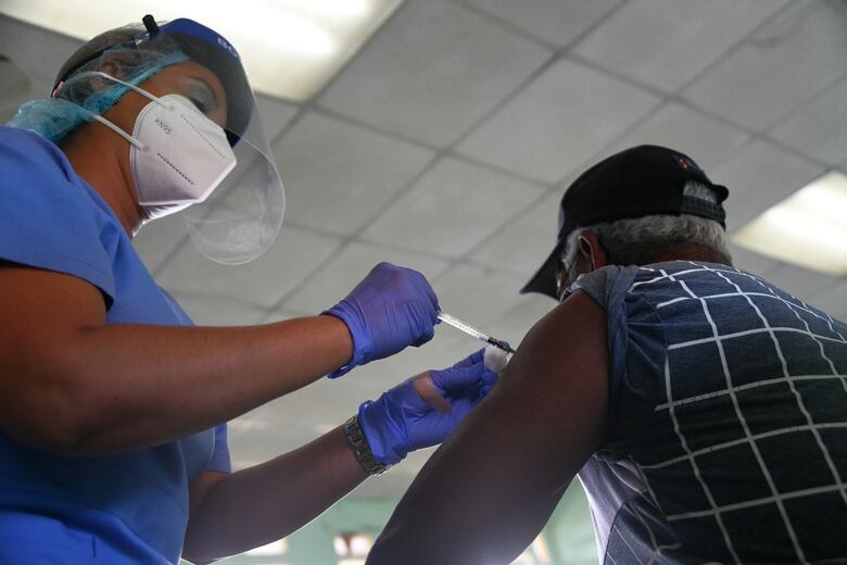 Covid-19: Ministro de Salud dice que por ahora no se restringirán las actividades normales