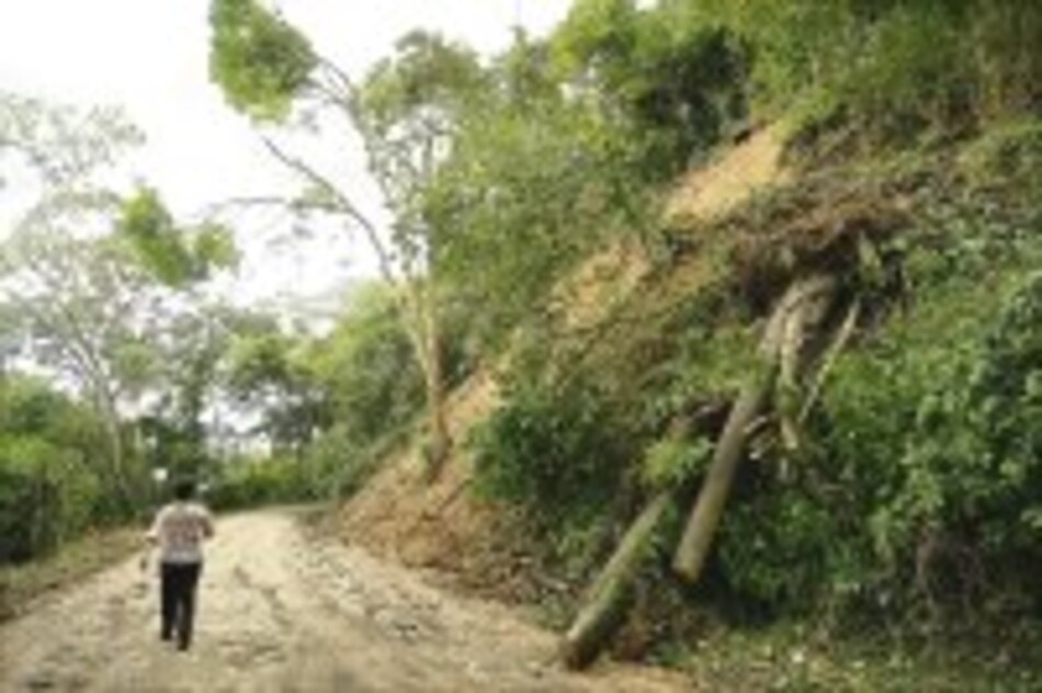 Deslizamientos por lluvias en el cerro Ancón