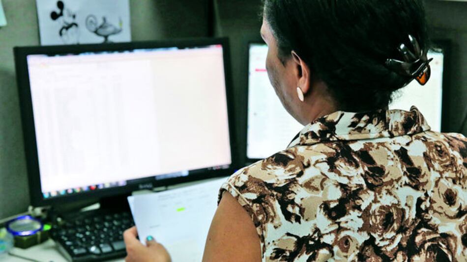 Un camino lleno de obstáculos: radiografía de la brecha laboral de la mujer en Panamá