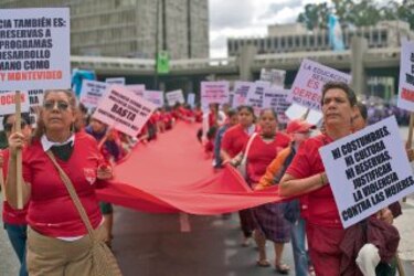 Piden cese de abusos contra las mujeres