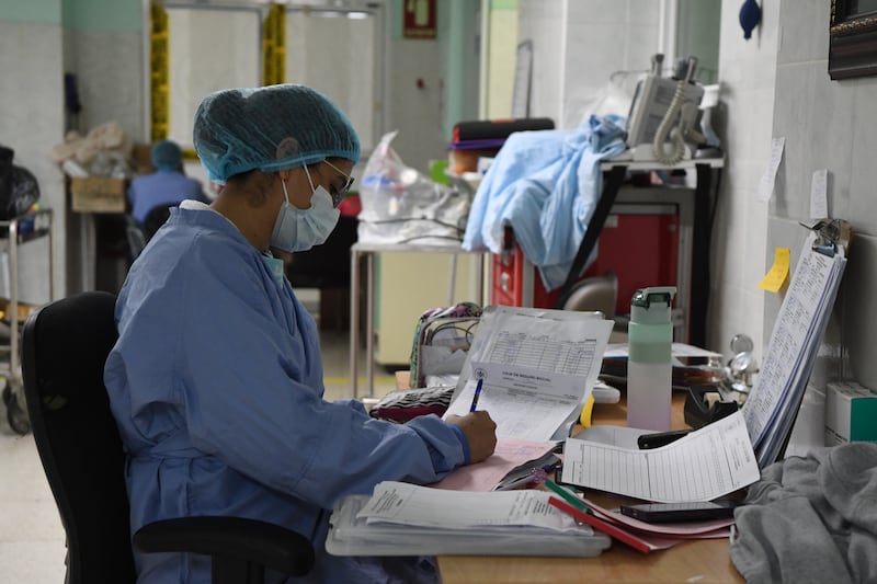 Médicos residentes del Hospital Santo Tomás denuncian atrasos de hasta ocho meses en pago