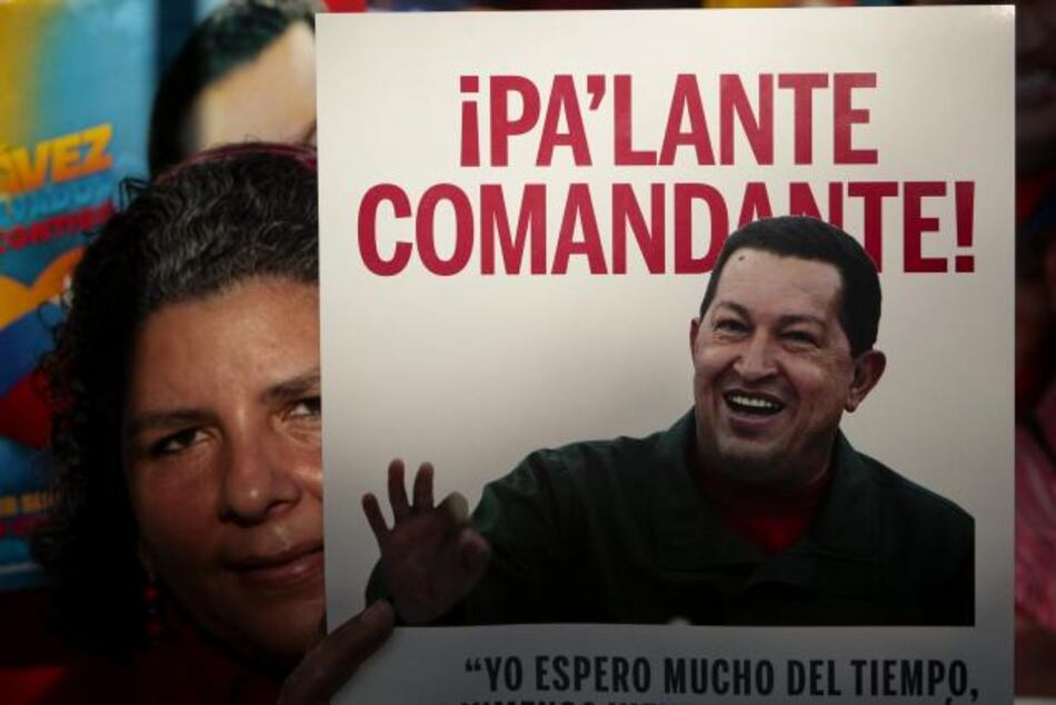 Chávez 'avanza en su recuperación' y no está en coma, asegura su hermano