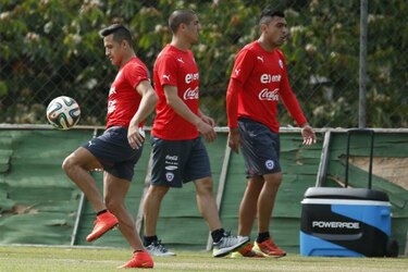Jugadores chilenos quieren ser primeros de grupo
