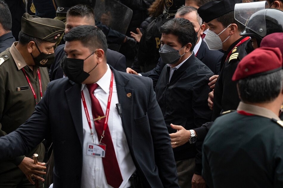 Presidente Pedro Castillo acude finalmente a declarar a la sede de la Fiscalía de Perú