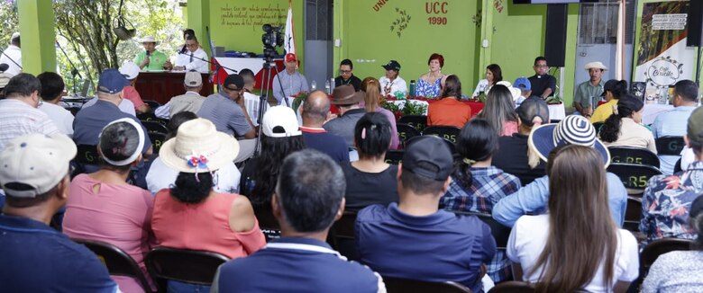 Con 4,500 hectáreas cultivadas, el café impulsa el desarrollo en la cuenca del Canal