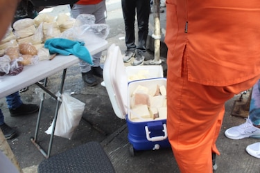 Salud decomisa 200 libras de queso en mal estado vendidas en la calle; denuncian existencia de una ‘mafia’