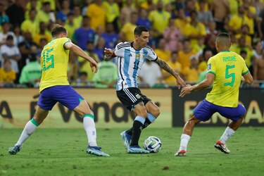Brasil cae por tercera vez; Argentina domina pero Scaloni deja una bomba