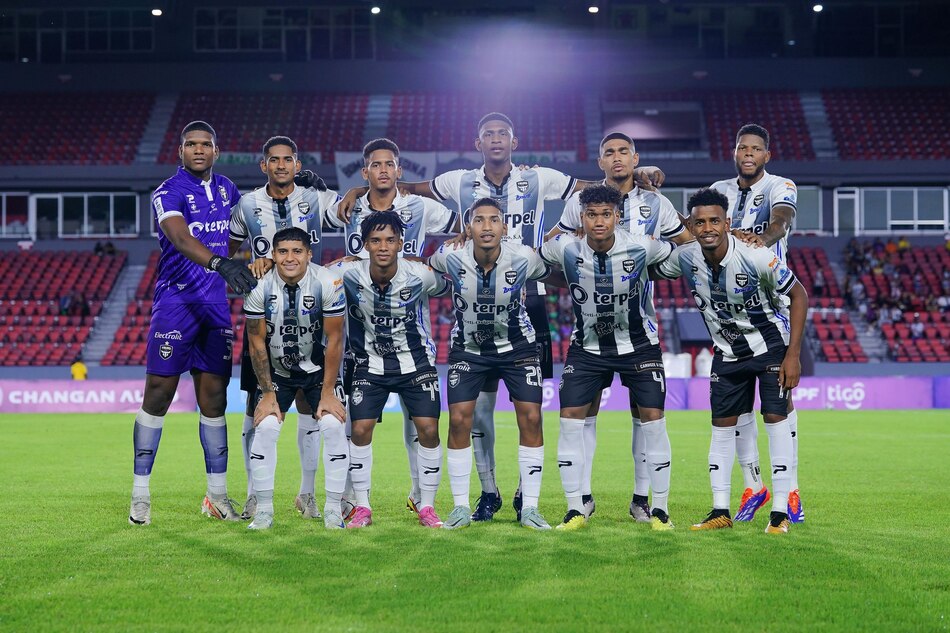 Tauro vuelve a ganar ‘in extremis’ y se aferra al milagro