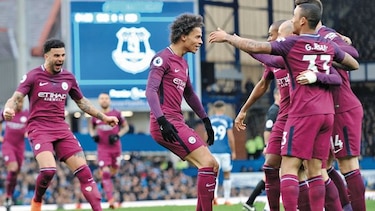 Mánchester City se acerca más a su título en Inglaterra