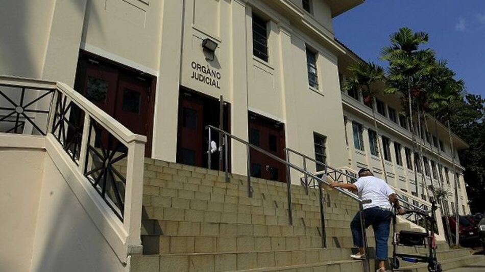 Dan lectura a 11 querellas en audiencia por envenenamiento con dietilene glycol