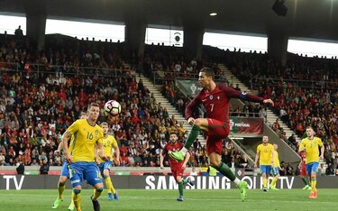 Suecia sorprende a Portugal y se lleva una victoria de prestigio