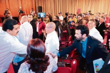 Violencia junta a Maduro y a Capriles
