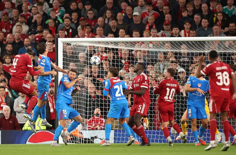  Van Dijk arruina la proeza de Llorente y del Atlético de Madrid