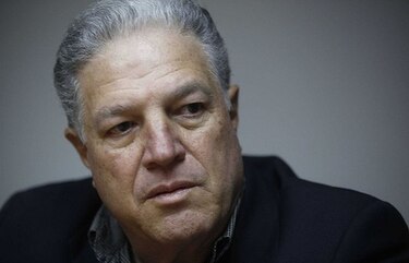 Jorge Arango, exministro del MIDA es hospitalizado tras ser embestido por un toro