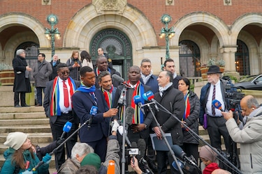 Sudáfrica delega en la CIJ el reto de poner fin a los ‘actos genocidas’ de Israel en Gaza