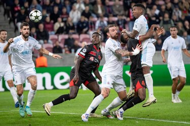 César Blackman anota el gol en el empate del Slovan Bratislava