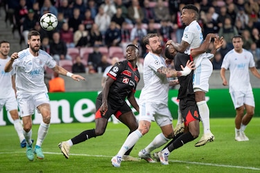 César Blackman anota el gol en el empate del Slovan Bratislava
