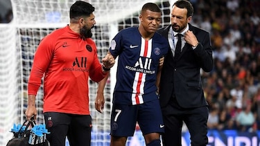 Mbappé estará un mes de baja por lesión y Cavani tres semanas