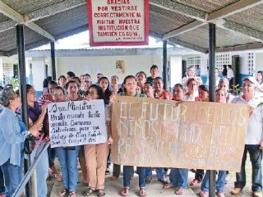 Meduca promete reparar pabellón en escuela de Ocú