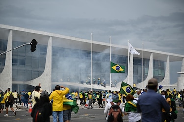 El Supremo de Brasil condena a los primeros imputados por asalto a las sedes de los tres poderes del Estado